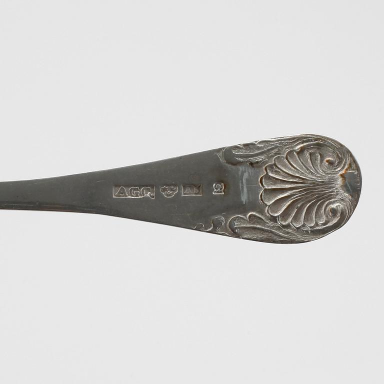 TESKEDAR, silver, 42 stycken, 589 gram. Bl a Theodor Jortz, 1825.