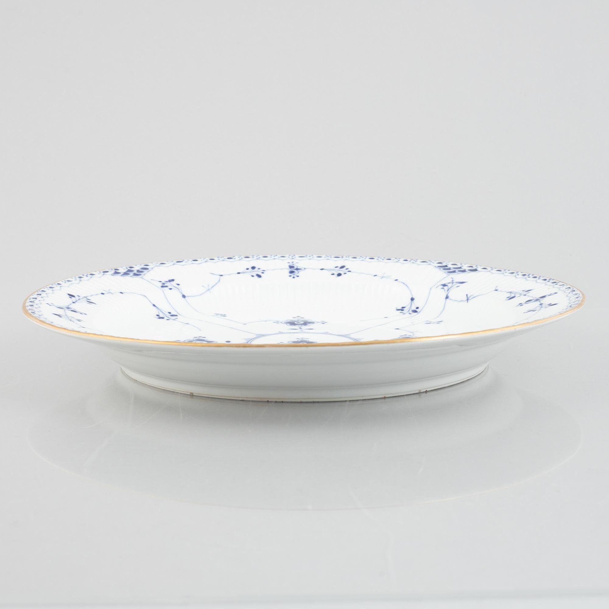 Serveringsfat, porslin, Royal Copenhagen, "Musselmalet halvblond", modell 540, 1898-1923.