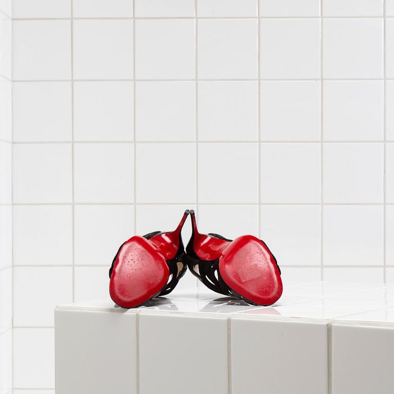 SKOR, Christian Louboutin, storlek 40,5.