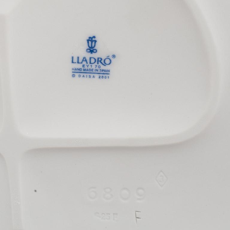 Miguel Angel Santaeulalia, figurin, "Flowers for everyone", Lladró, Spanien.