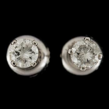 ÖRHÄNGEN, ett par, 14k vitguld med briljantslipade diamanter tot ca0,44ct.