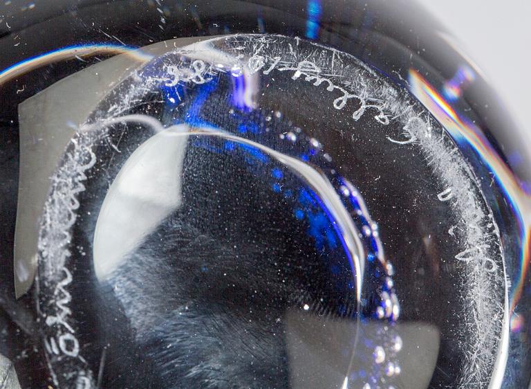 VAS, glas, sign Edvin Öhrström, Orrefors 9579(1)3. Signerad och daterad Gallery -86.