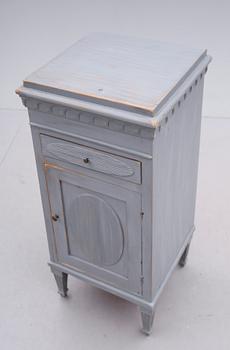 KOMMOD, 1900-talets första hälft.