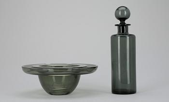 SKÅL, glas, sign. J. Niemi Notsjö Nuutajärvi -65 samt FLASKA.