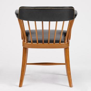 Josef Frank, karmstol, modell B 789A, ”Kaptensstol”, Firma Svenskt Tenn, 1960-tal.