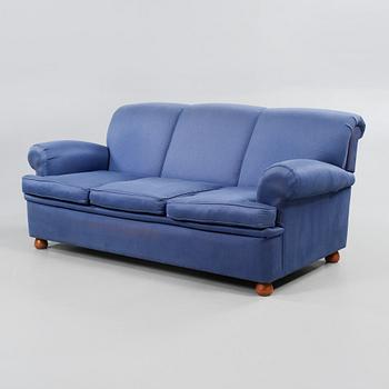 SOFFA, "modell 703", Josef Frank för Firma Svenskt Tenn, omkring sekelskiftet 2000.