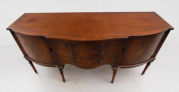 SIDEBOARD, England, 1900-talets andra hälft.