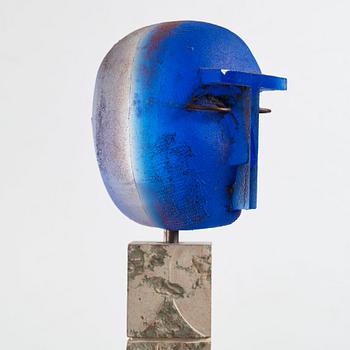 Bertil Vallien, a unique sand casted blue glass 'Head' sculpture on a hewn and polished limestone plinth, Kosta Boda, Sweden.