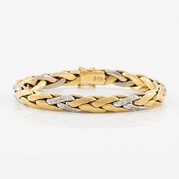 Bracelet 18K gold with round brilliant-cut diamonds.