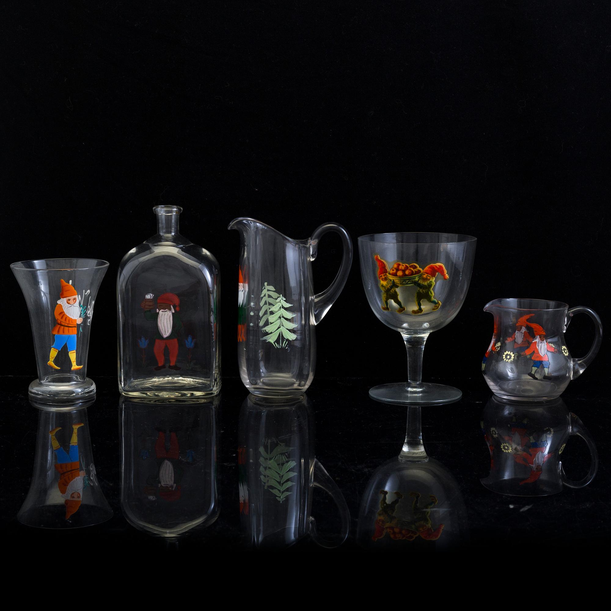 GLASSERVISDELAR, 79 st, glas, Julmotiv, 1900-tal.