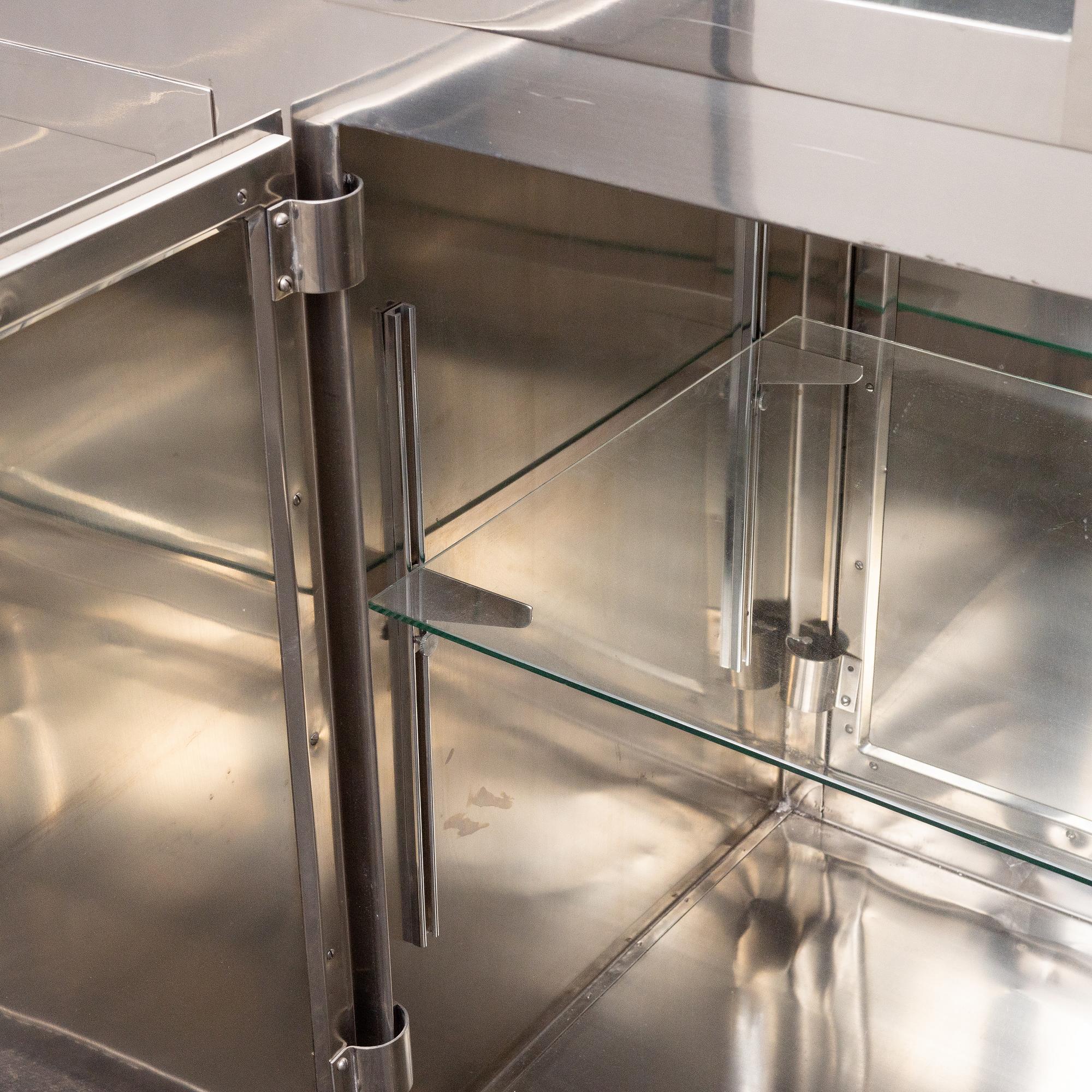 Läkarskåp, Kifa, 1900-talets andra hälft.