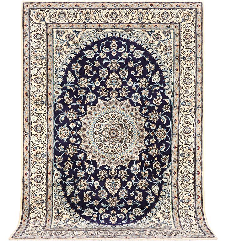 Matta, Nain, 9 LA, part silk, ca 297 x 194 cm.