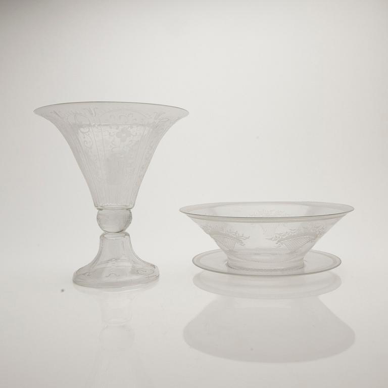 Edward Hald, Glasses, 2 pcs, Orrefors and Kosta Boda, 1920s.