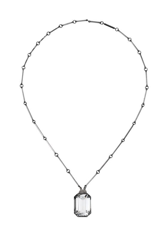 A Wiwen Nilsson sterling rock crystal pendant and chain, Lund 1943.