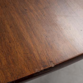 Drop-leaf table, England, 19th Century.