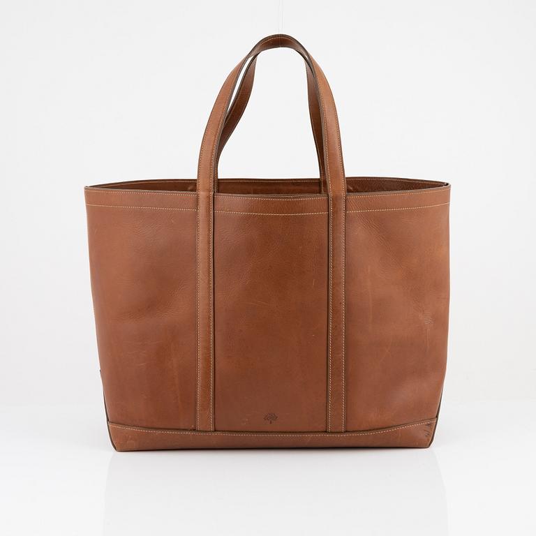 Mulberry, a brown leather 'Calder Tote' weekend bag.