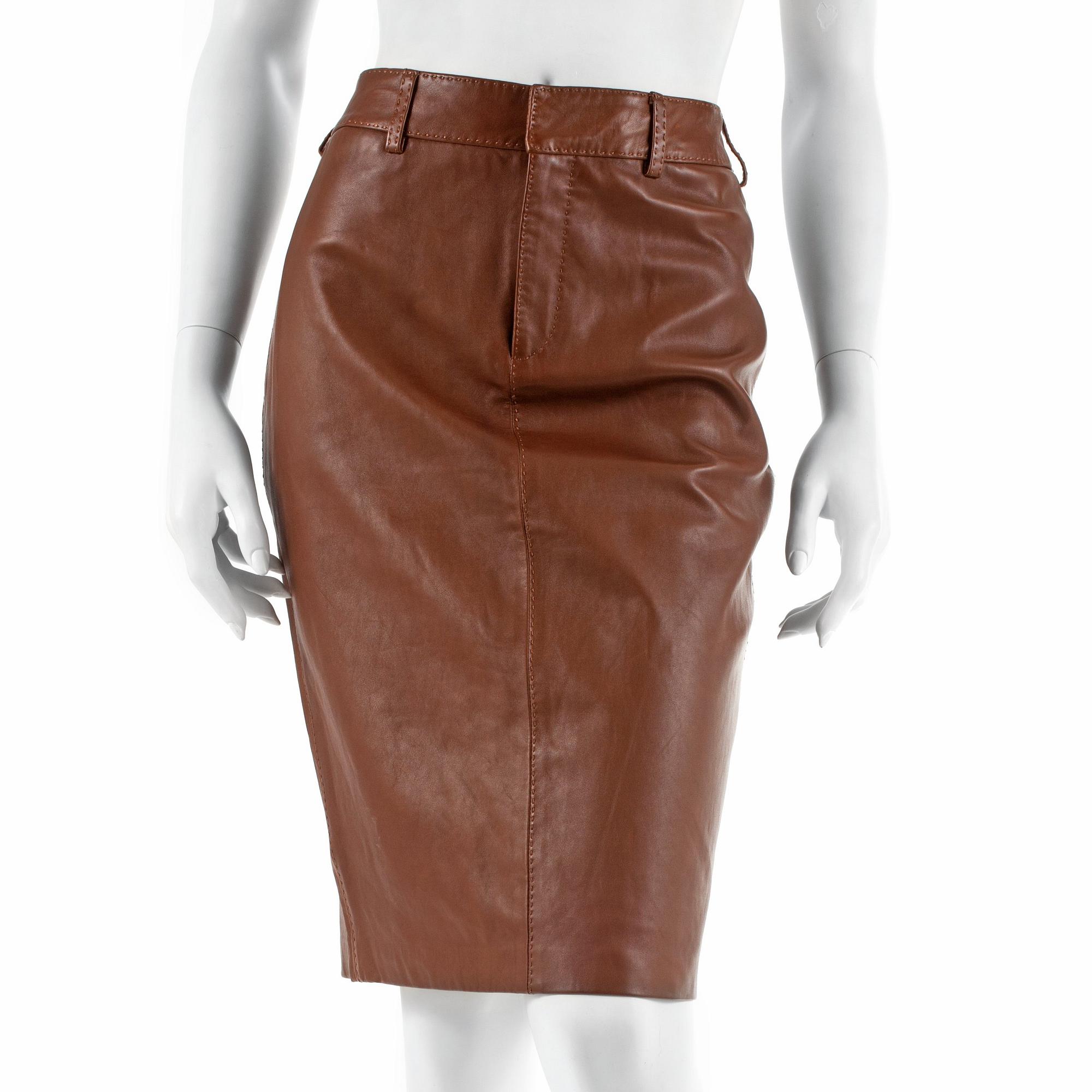 RALPH LAUREN a brown leather skirt. Size US 6. Bukowskis