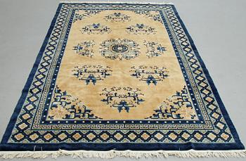 A carpet, semi-antique/Old China, ca 302 x 196 cm.