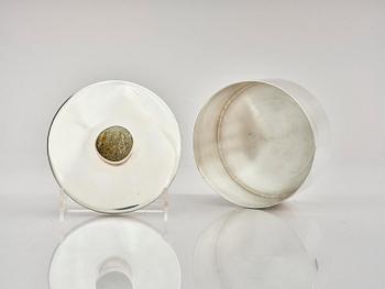 Lennart Larsson Guld AB, a Swedish silver butter box with lid and tray, Jönköping 1974.