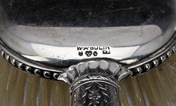 HANDSPEGEL SAMT BORSTE, silver. WA.Bolin, Stockholm 1947.