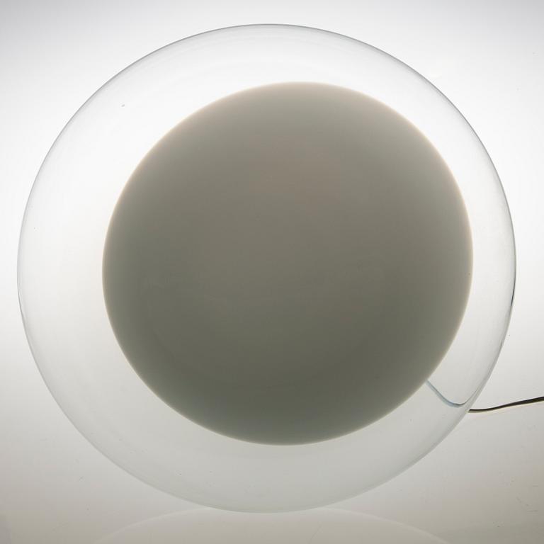 ANGELO MANGIAROTTI, PÖYTÄVALAISIN, "Lesbo", Artemide, Italia, 1980-luku. Malli muotoiltu v. 1967.