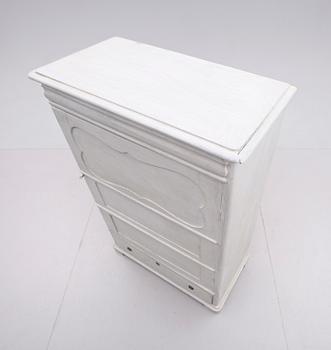 KLÄDSKÅP, 1800-talets andra hälft.