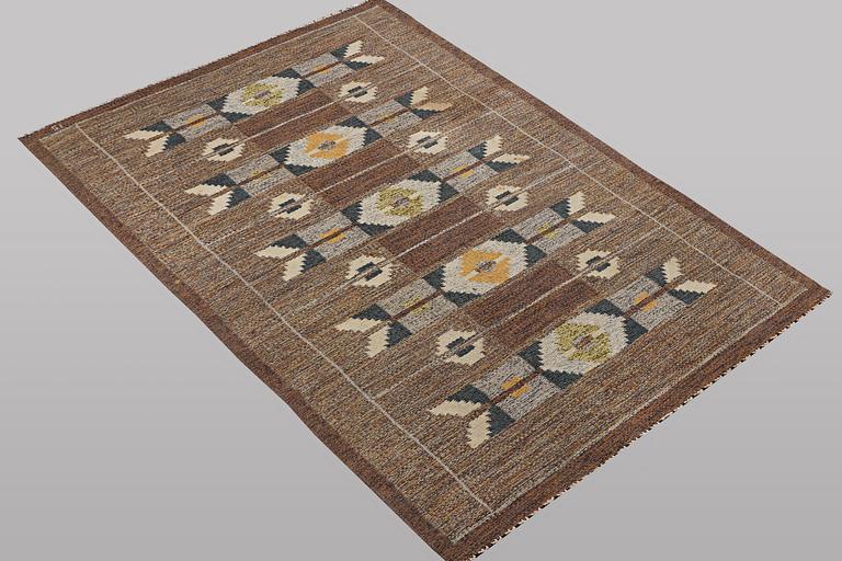ingegerd silow, a flat weave carpet, signed IS, ca 202 x 133 cm.