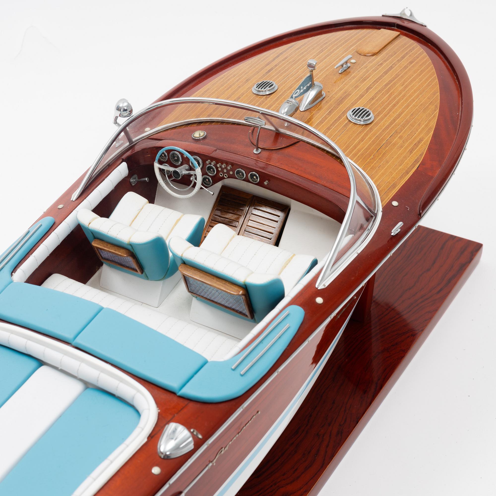A mahogany model of 'Riva Aquarama Special', 2000's.