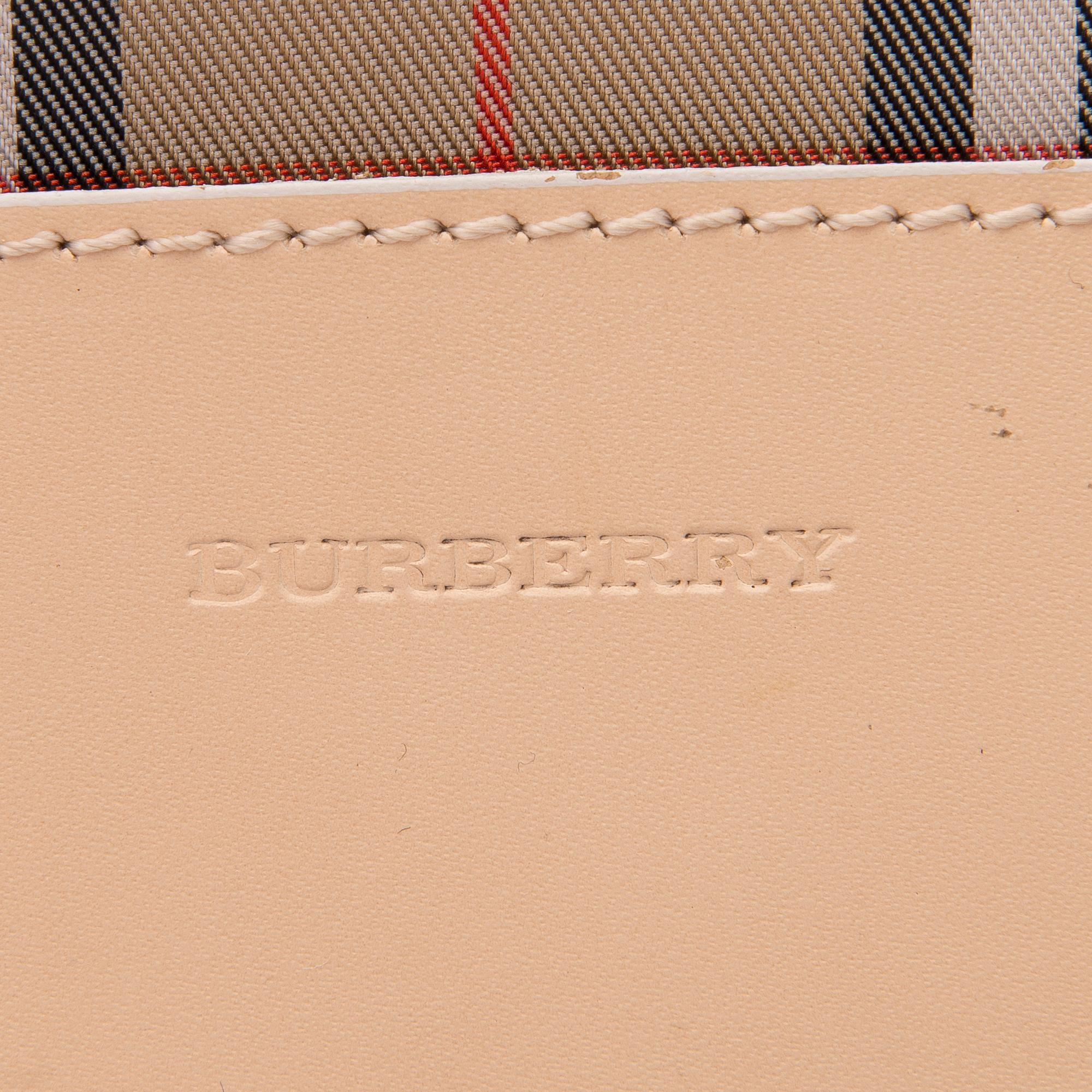 BURBERRY, HALSDUK SAMT NECESSÄR.