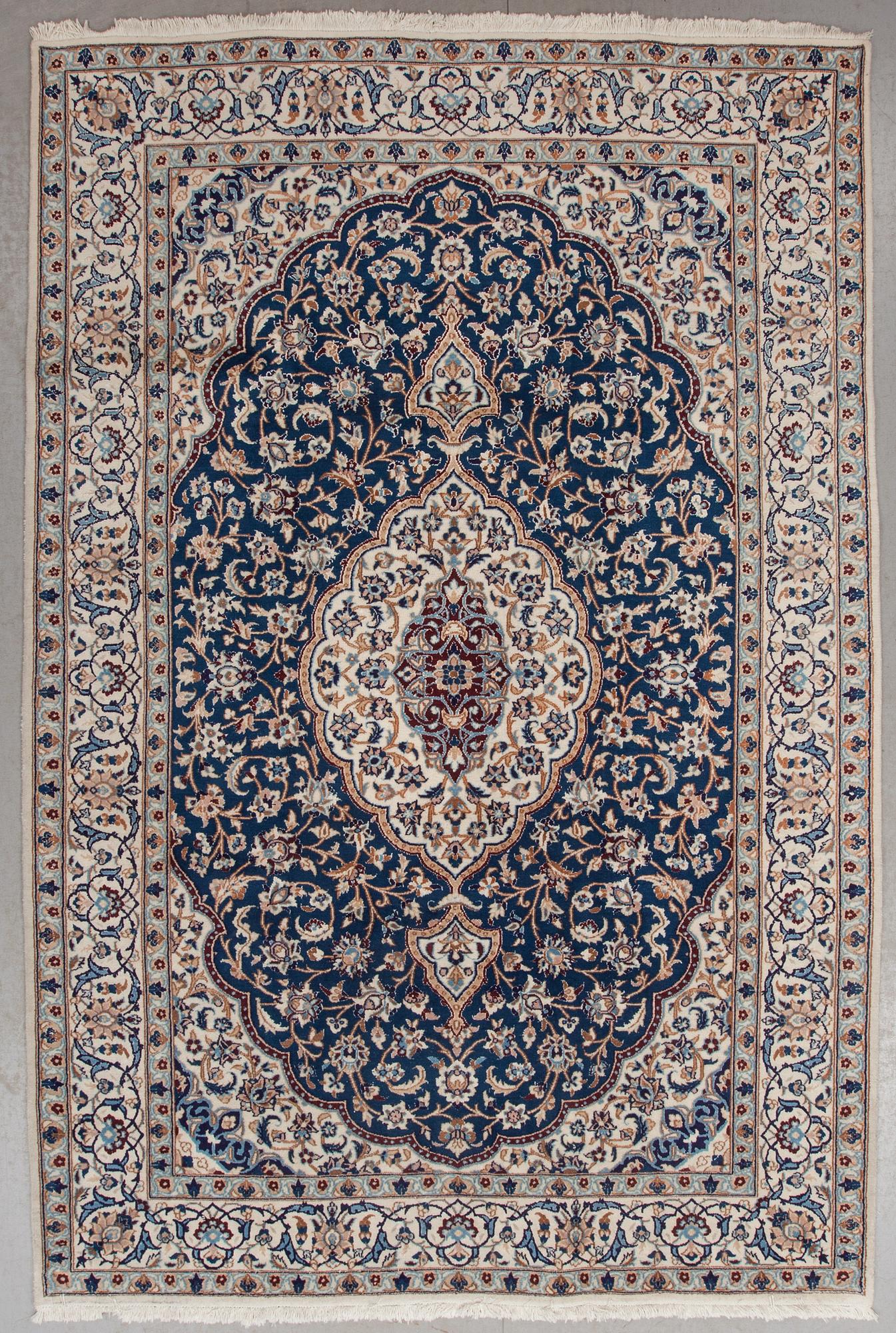 MATTA, old, Nain, part silk, ca 299 x 199 cm.