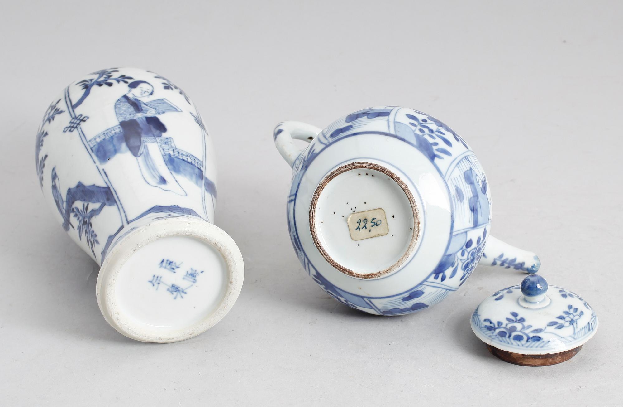 VAS samt TEKANNA, porslin, Kina, sannolikt 1800-tal.