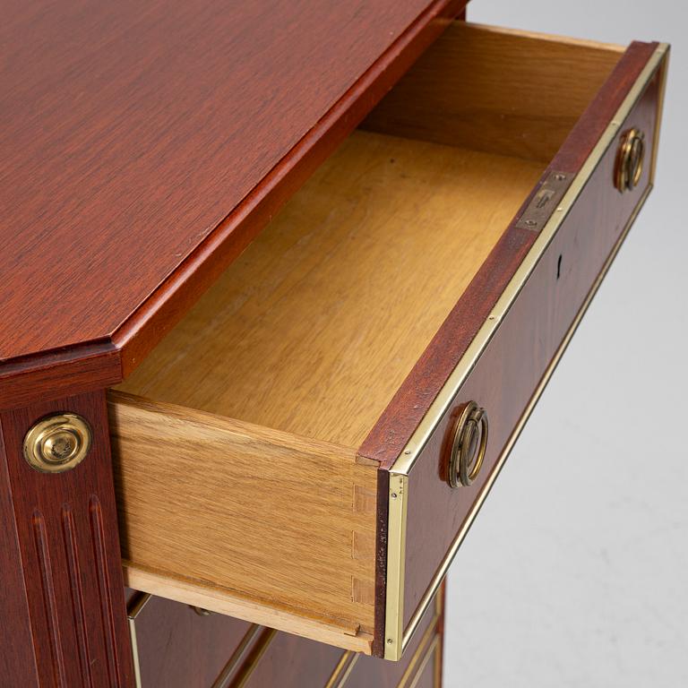 Chest of drawers, Gustavian style, mid-20th century.