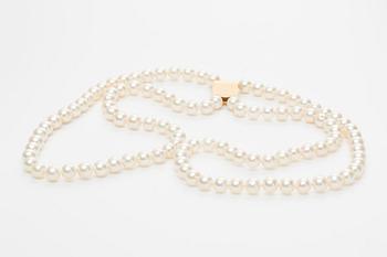 PÄRLCOLLIER, två-radigt, odlade saltvattenspärlor med lås i 14K guld.