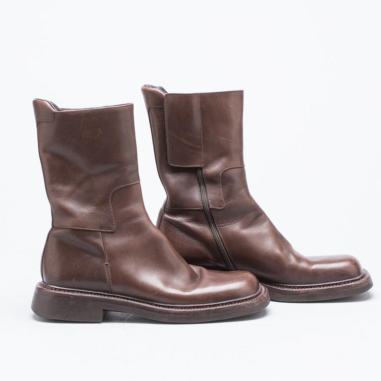 SKOR, Prada.