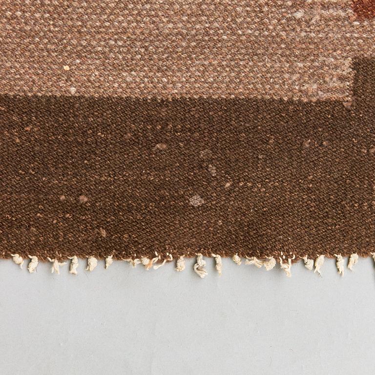 A 1930s Finnish flat weave carpet. Circa 280x200 cm.