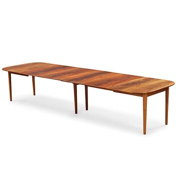 A Josef Frank mahogany dining table, Svenskt Tenn, model 947.