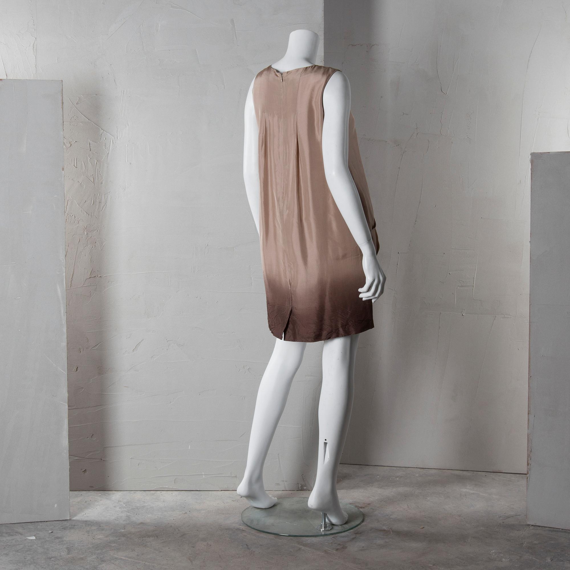 KLÄNNING Marni, italiensk storlek 38.