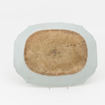 A famille rose serving dish, Qing dynasty, Qianlong (1736-95).