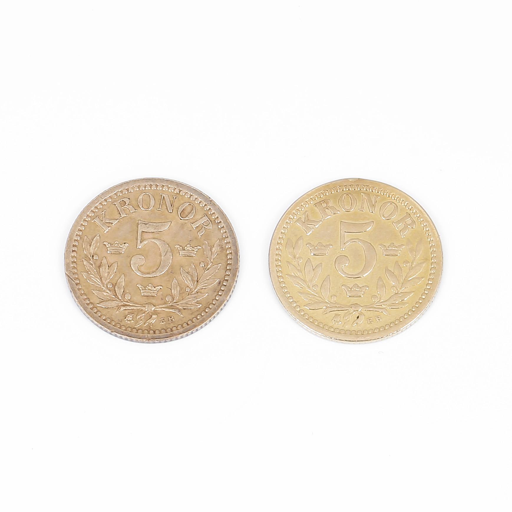 GULDMYNT, 2 ST. 5 kr. Troligen ca 20 karat guld, Oscar II. Vikt ca 4,4 gram.
