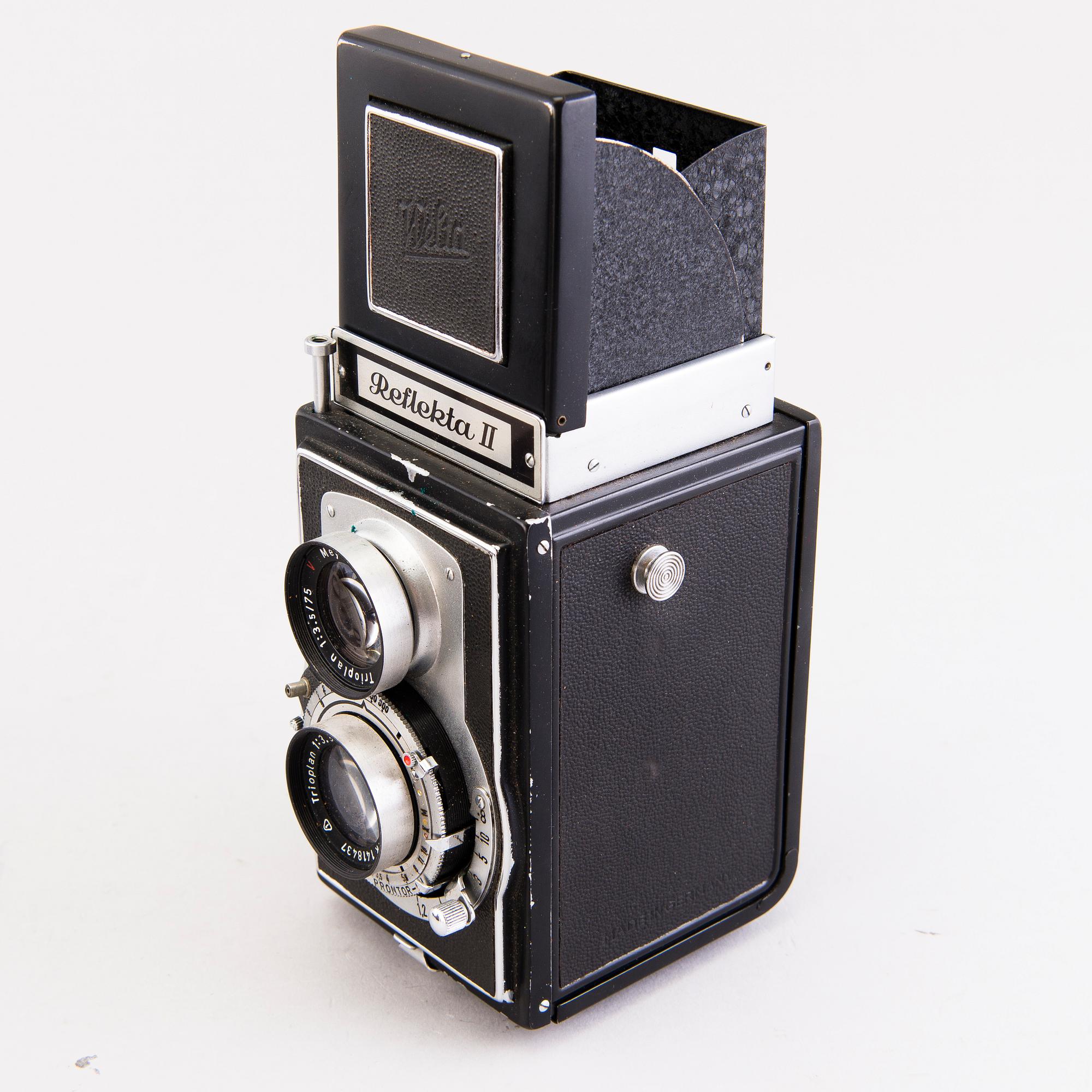 Set of five cameras, with accessories, 1920-50-tal.