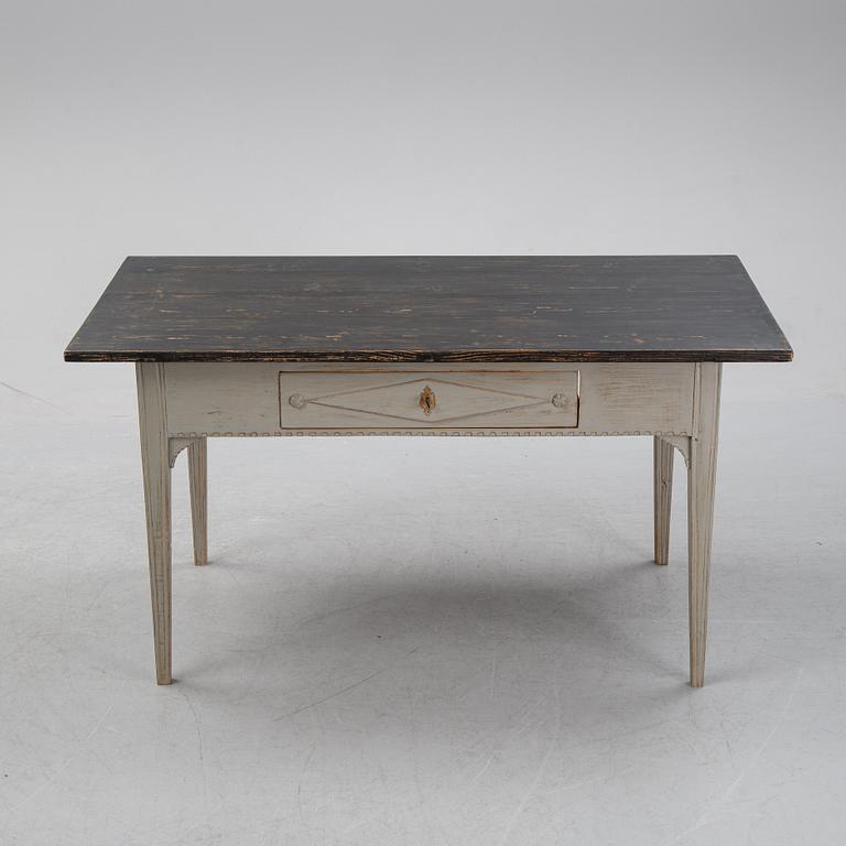 A gustavian style writing desk from the 19th century.