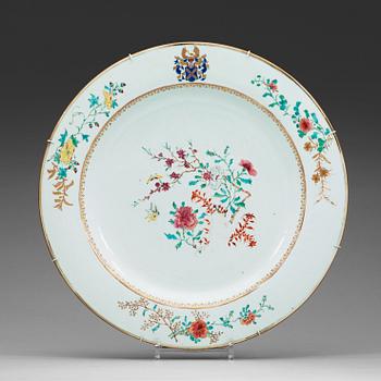 A large famille rose armorial charger, Qing dynasty, Qianlong (1736-95).