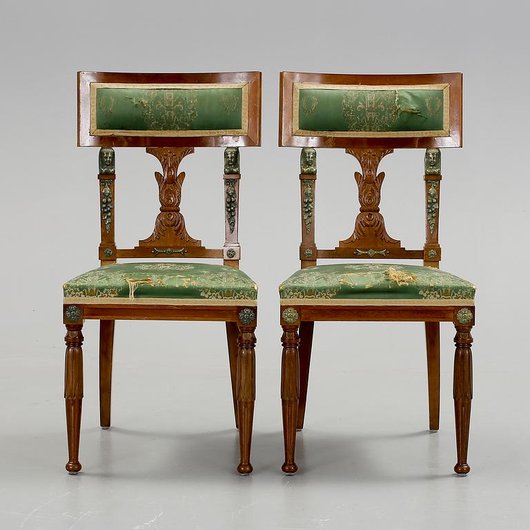 STOLAR, ett par, empirestil. Omkring 1900.