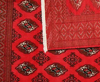 MATTA, Turkmen, ca 290 x 198 cm.