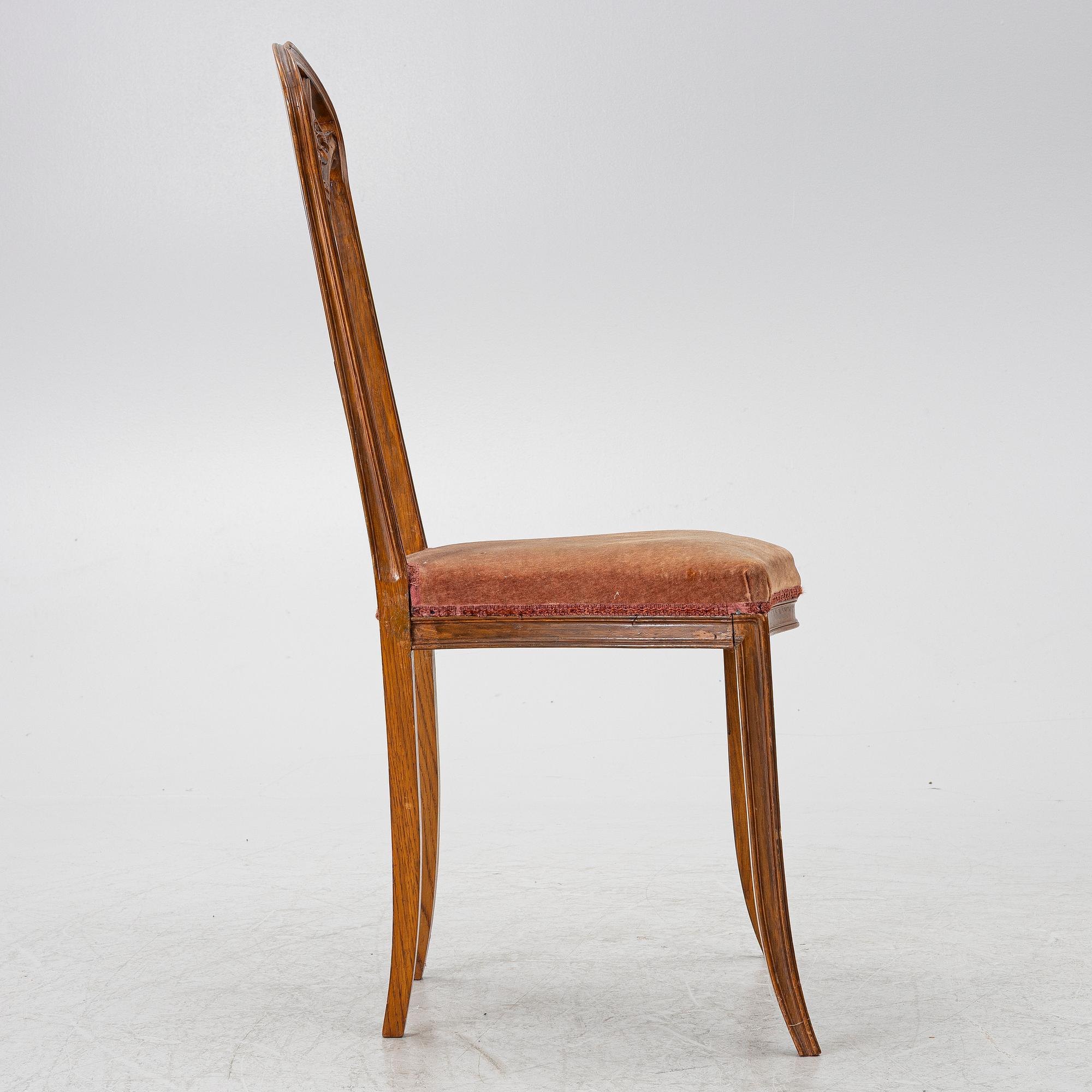 An Art nouveau chair, beginnnig of the 20th century.