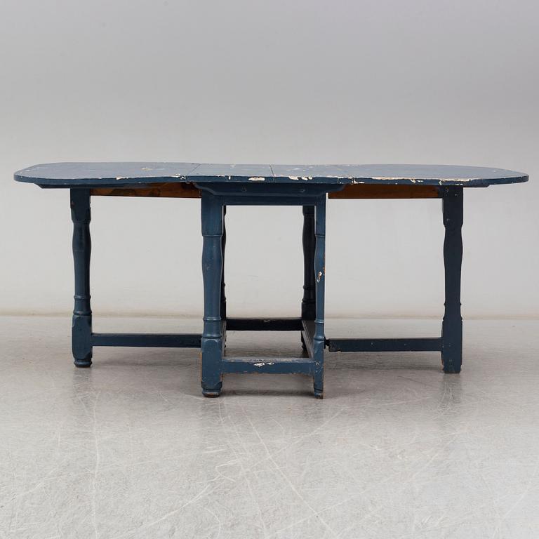 A Swedish late 18th or early 19th century gateleg table.