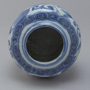 A blue and white jar, Ming dynasty, Wanli (1573-1620).