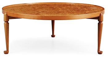 451. A Josef Frank burrwood and walnut sofa table, Svenskt Tenn, model 2139.