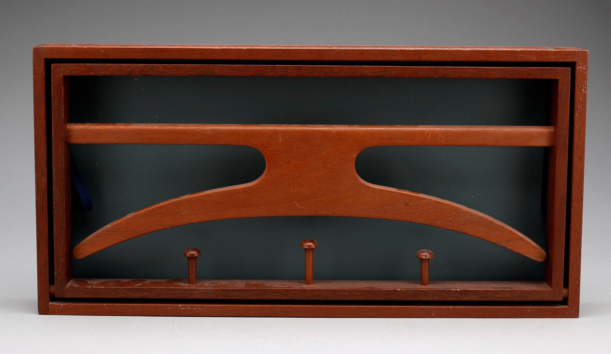 VÄGGHÄNGARE, Adam Hoff & Poul Östergaard för Virum Möbelsnedkeri, Danmark, 1950-60-tal.