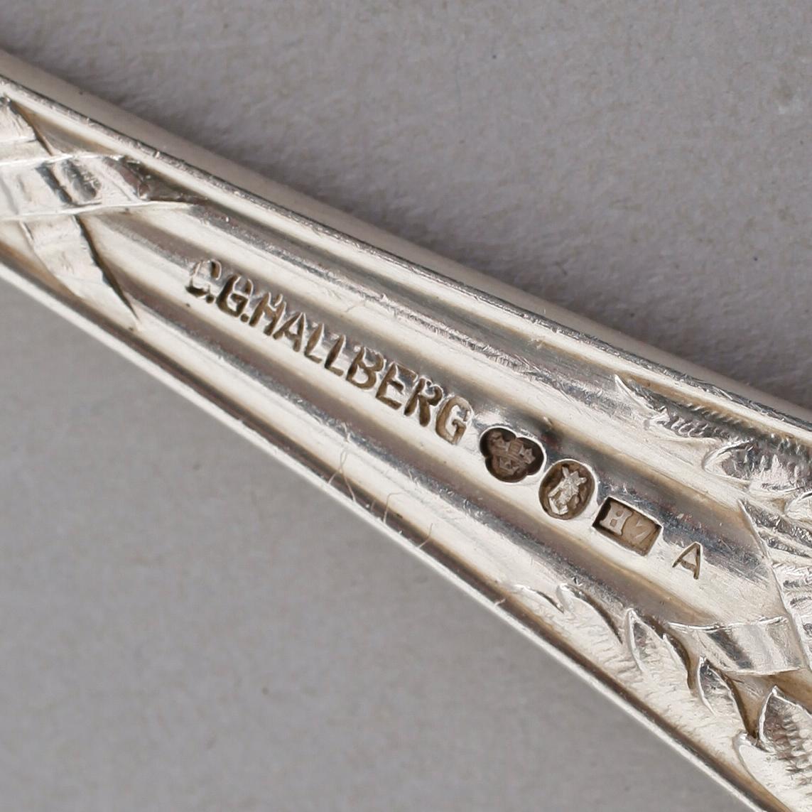 BESTICK, 24 delar, silver, C G Hallberg, Stockholm, 1900-talets första hälft. Vikt med stålblad ca 1602 g.